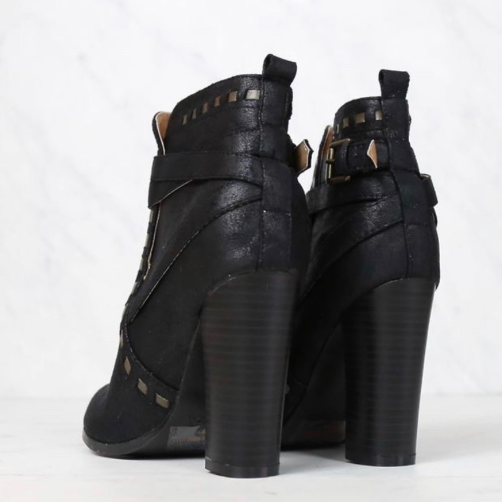 Boots - Picture 4 of 4